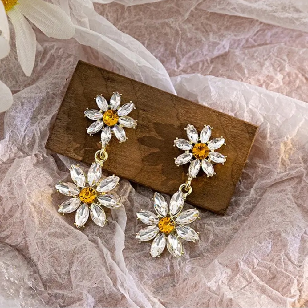 Gold and White Daisy Drop Earrings